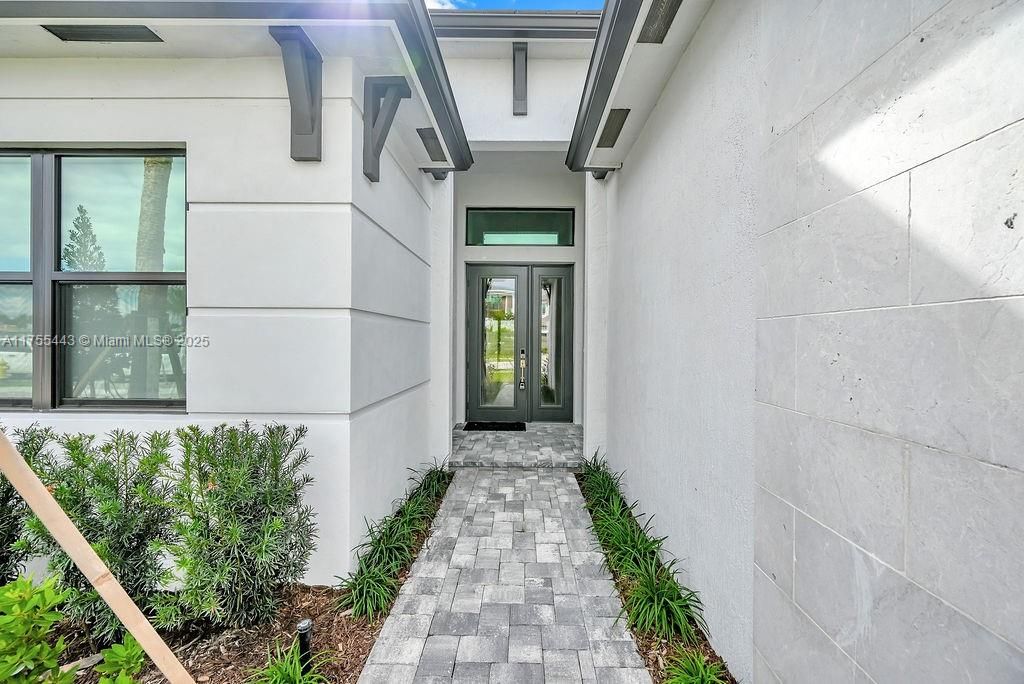 Recently Rented: $5,800 (3 beds, 3 baths, 0 Square Feet)