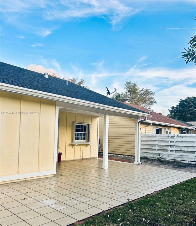 Active With Contract: $539,000 (3 beds, 2 baths, 1397 Square Feet)