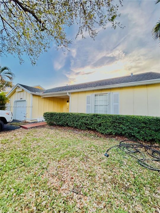 Active With Contract: $539,000 (3 beds, 2 baths, 1397 Square Feet)