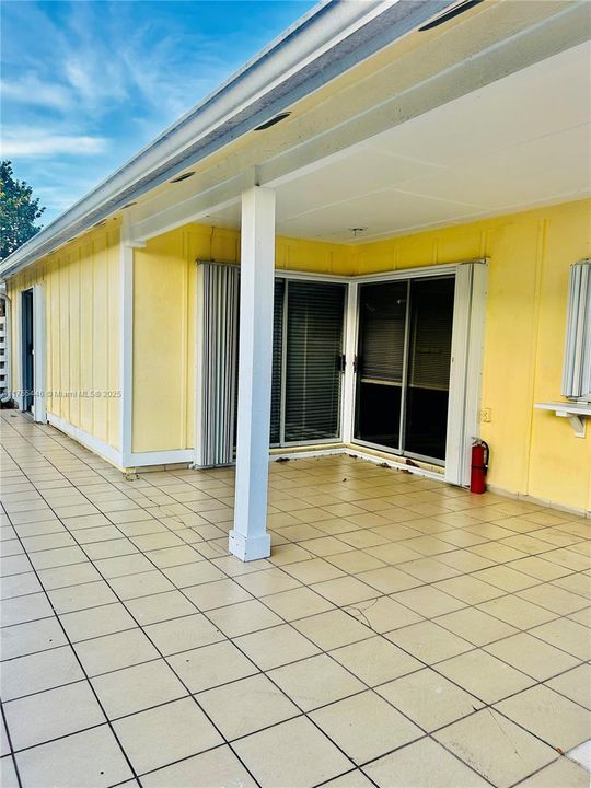 Active With Contract: $539,000 (3 beds, 2 baths, 1397 Square Feet)