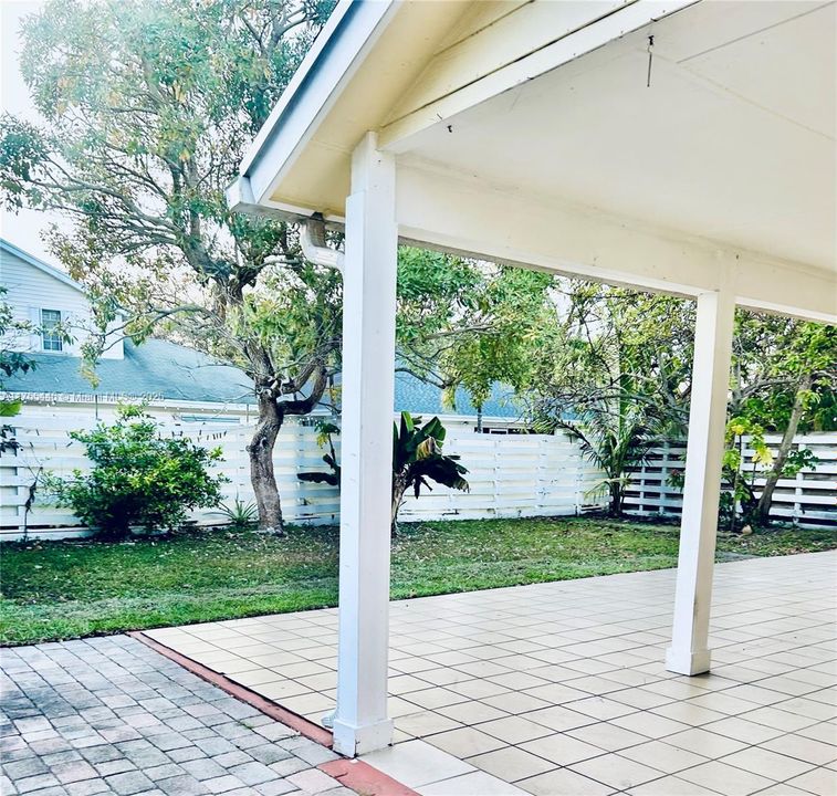 Active With Contract: $539,000 (3 beds, 2 baths, 1397 Square Feet)