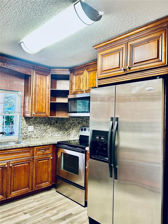 Active With Contract: $539,000 (3 beds, 2 baths, 1397 Square Feet)