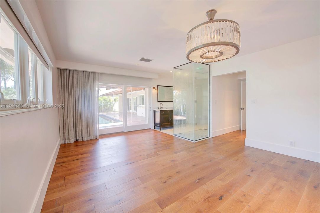 Recientemente alquilado: $8,400 (3 camas, 2 baños, 2047 Pies cuadrados)