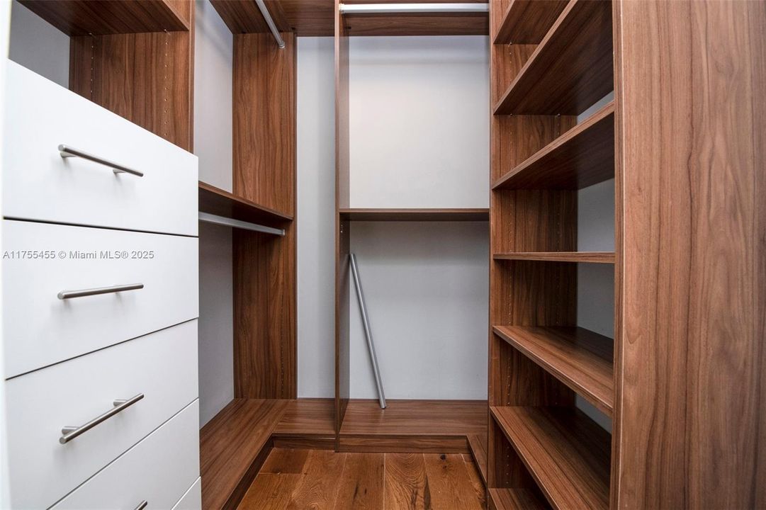 Recientemente alquilado: $8,400 (3 camas, 2 baños, 2047 Pies cuadrados)