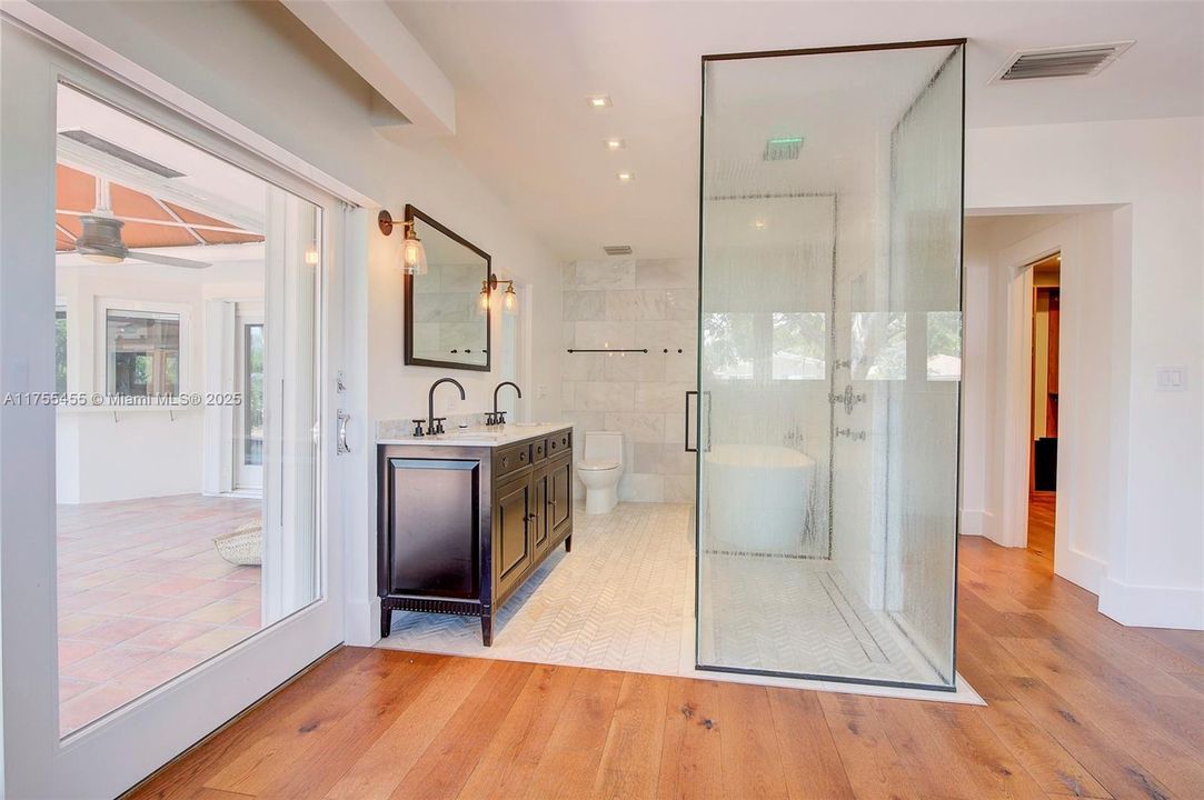 Recientemente alquilado: $8,400 (3 camas, 2 baños, 2047 Pies cuadrados)