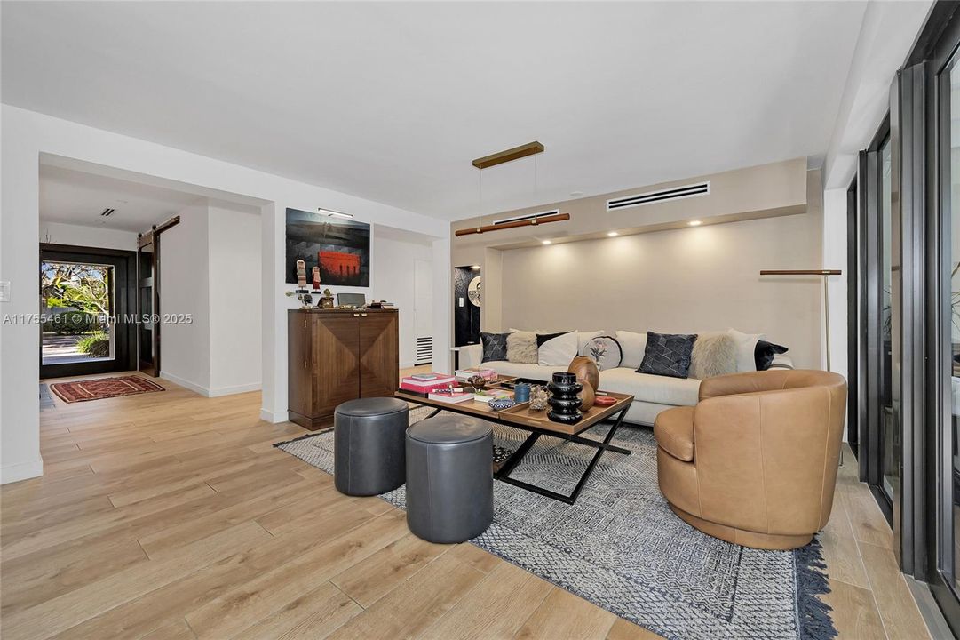 Recently Sold: $3,480,000 (4 beds, 3 baths, 2403 Square Feet)