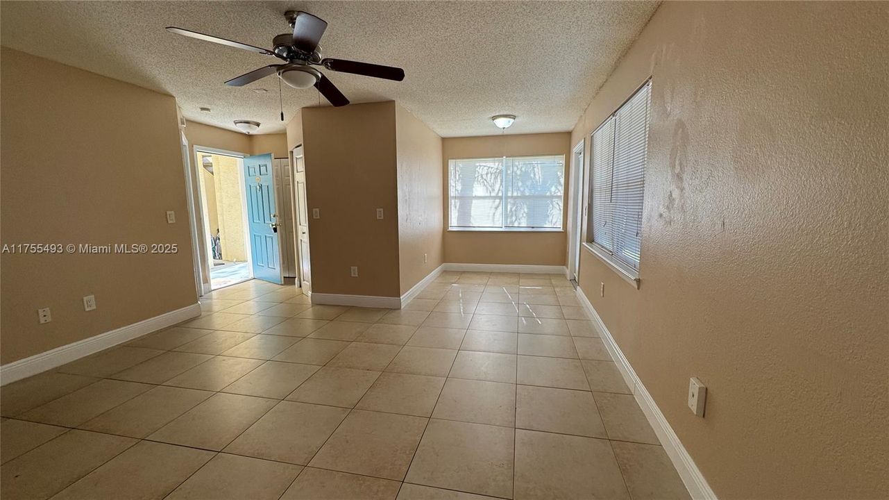 Recientemente alquilado: $1,400 (2 camas, 2 baños, 1033 Pies cuadrados)