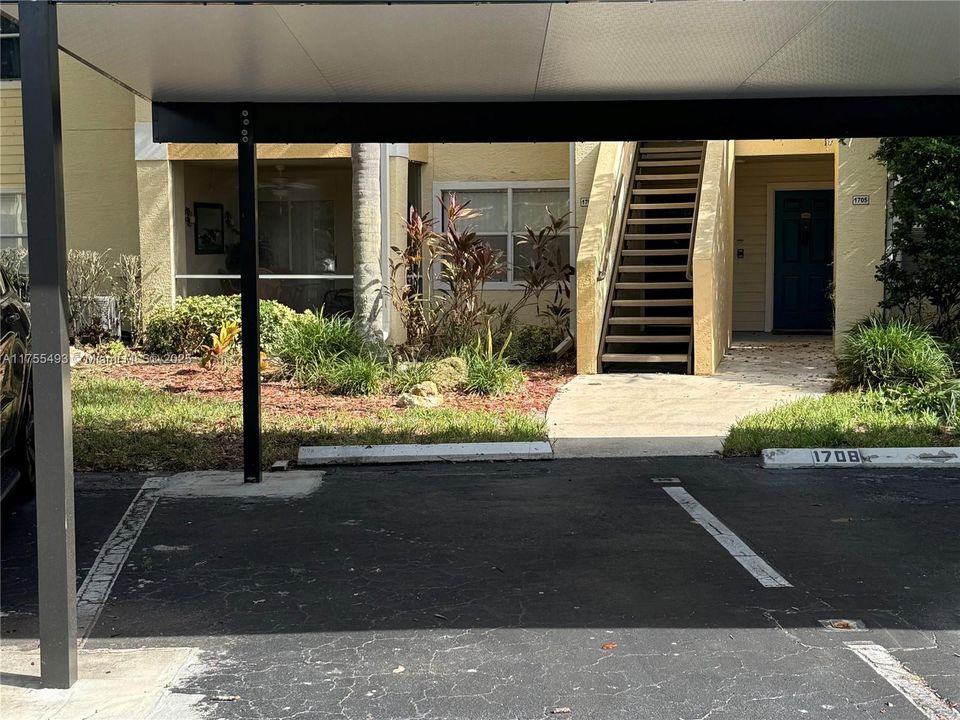 Recientemente alquilado: $1,400 (2 camas, 2 baños, 1033 Pies cuadrados)