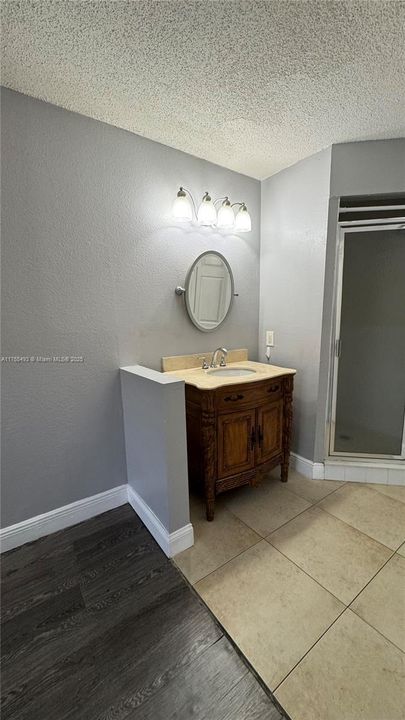 Recientemente alquilado: $1,400 (2 camas, 2 baños, 1033 Pies cuadrados)