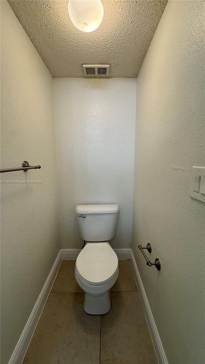 Recientemente alquilado: $1,400 (2 camas, 2 baños, 1033 Pies cuadrados)