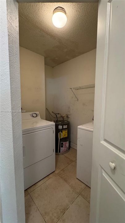 Recientemente alquilado: $1,400 (2 camas, 2 baños, 1033 Pies cuadrados)