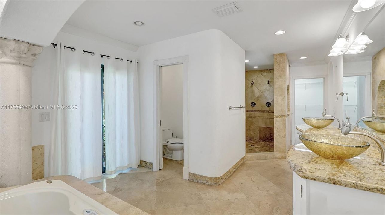Recently Sold: $4,500,000 (3 beds, 3 baths, 3193 Square Feet)