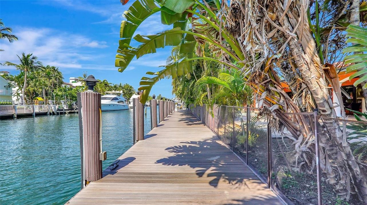 Recently Sold: $4,500,000 (3 beds, 3 baths, 3193 Square Feet)