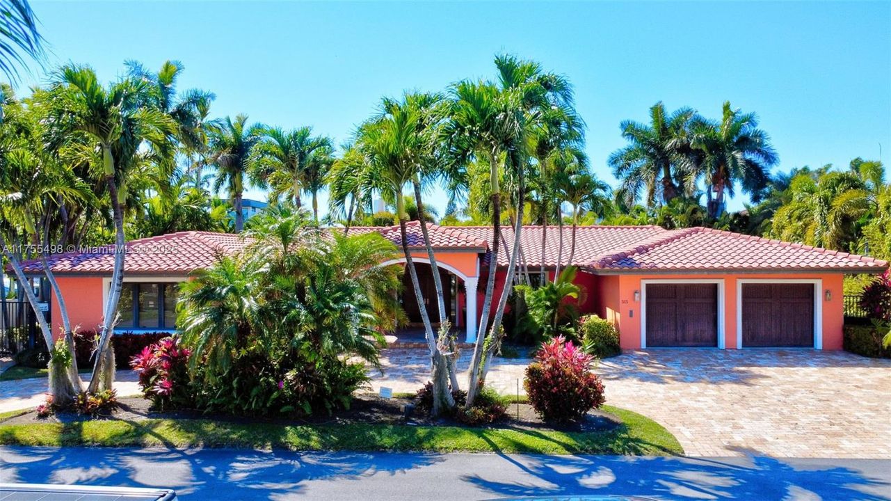 Recently Sold: $4,500,000 (3 beds, 3 baths, 3193 Square Feet)