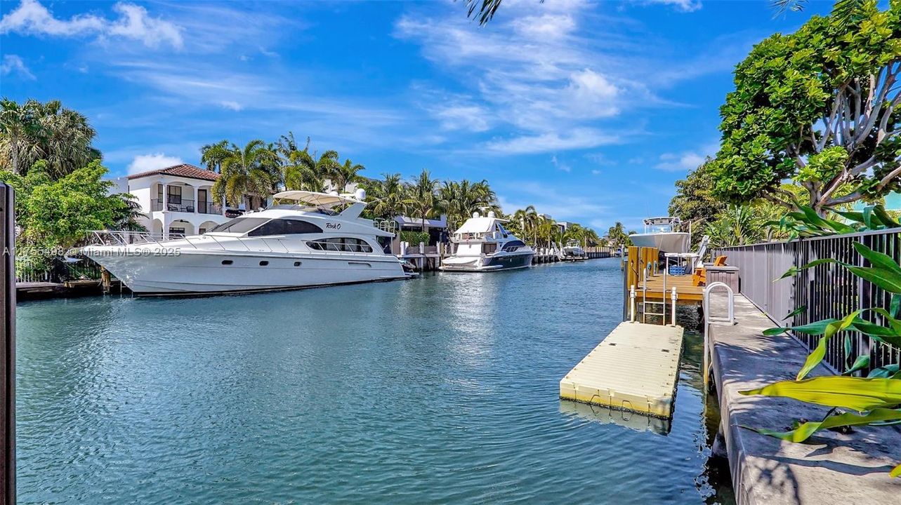 Recently Sold: $4,500,000 (3 beds, 3 baths, 3193 Square Feet)