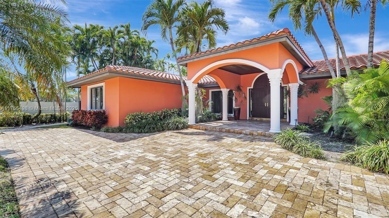 Recently Sold: $4,500,000 (3 beds, 3 baths, 3193 Square Feet)