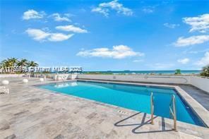 Recently Sold: $450,000 (2 beds, 1 baths, 655 Square Feet)