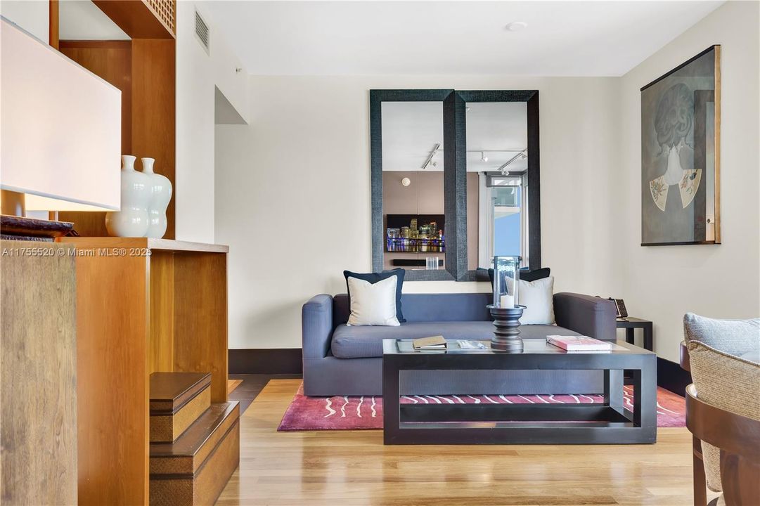 待售: $2,375,000 (1 贝兹, 1 浴室, 767 平方英尺)