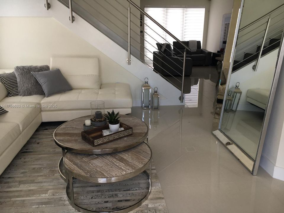 Recently Sold: $862,000 (4 beds, 3 baths, 1862 Square Feet)