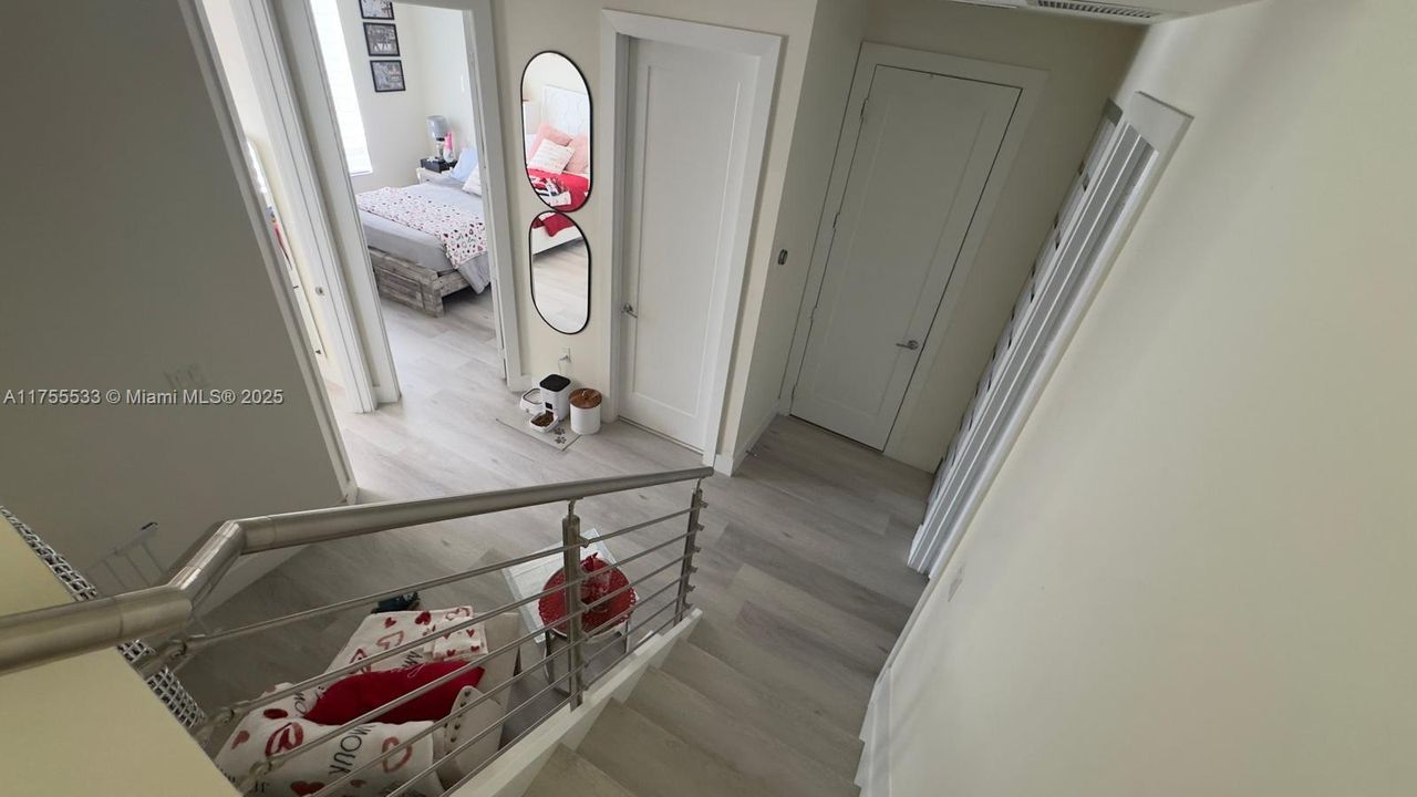 Recently Sold: $862,000 (4 beds, 3 baths, 1862 Square Feet)