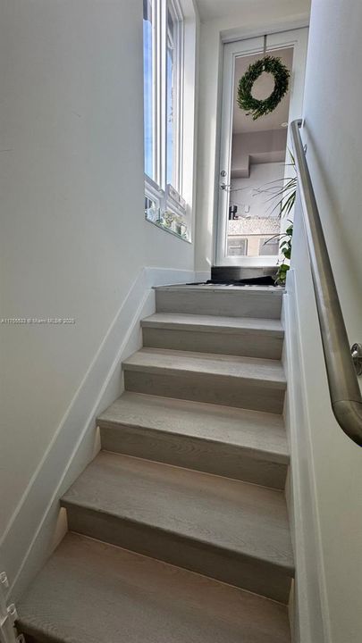 Recently Sold: $862,000 (4 beds, 3 baths, 1862 Square Feet)