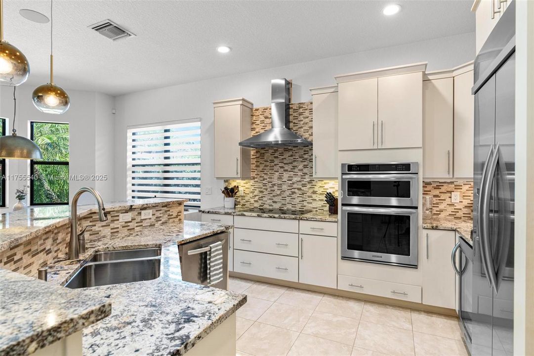 Недавно арендовано: $9,500 (5 спален, 3 ванн, 3372 Квадратных фут)