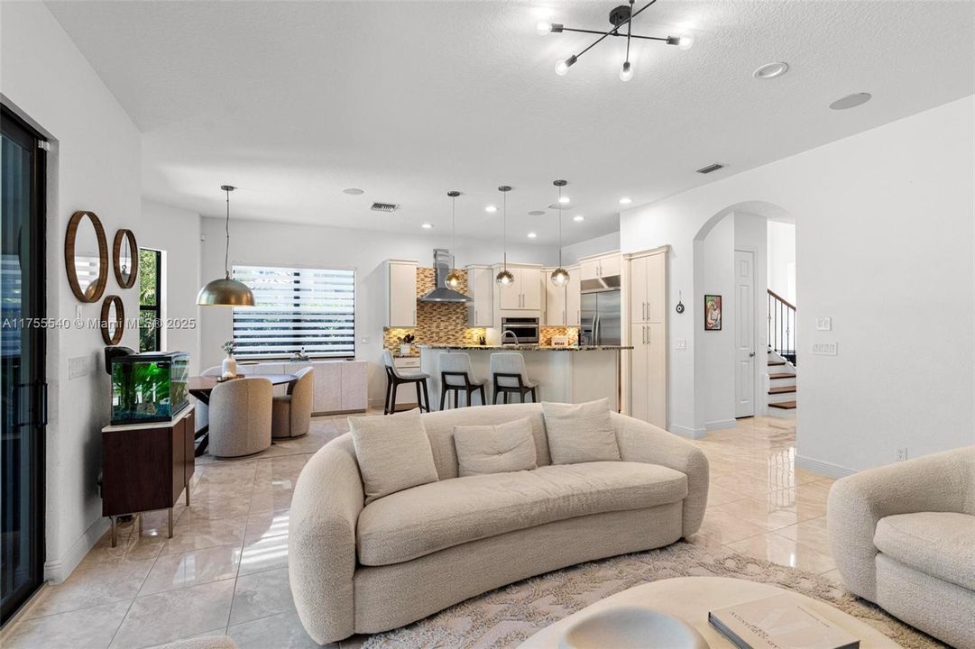 Недавно арендовано: $9,500 (5 спален, 3 ванн, 3372 Квадратных фут)