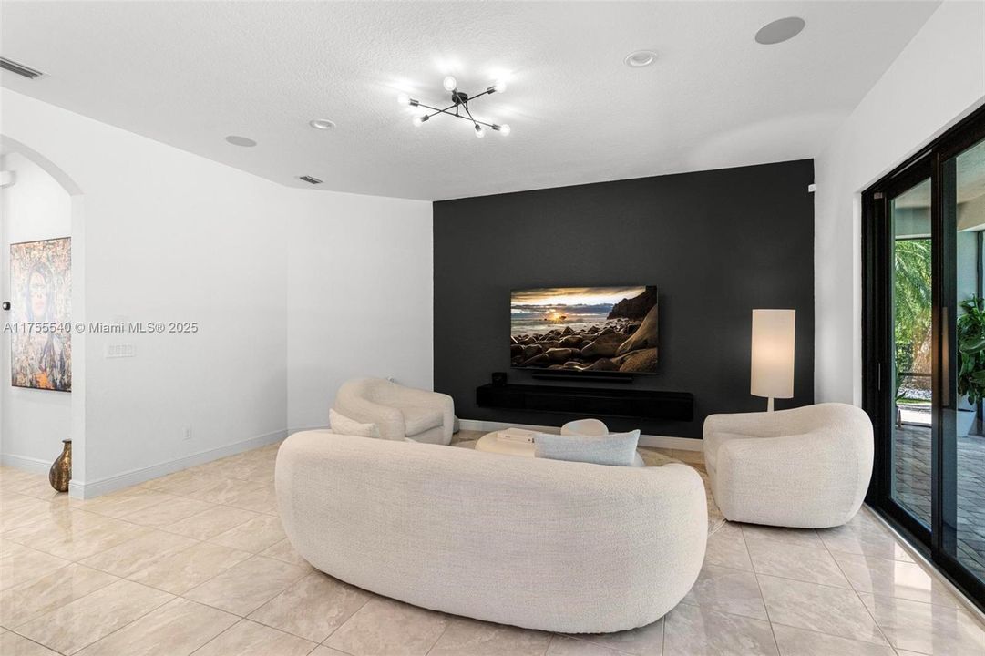 Недавно арендовано: $9,500 (5 спален, 3 ванн, 3372 Квадратных фут)