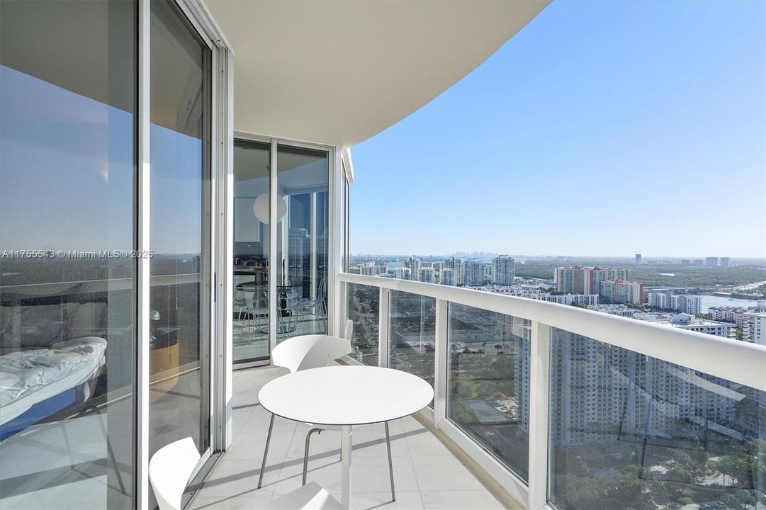 En Venta: $2,650,000 (3 camas, 3 baños, 2090 Pies cuadrados)