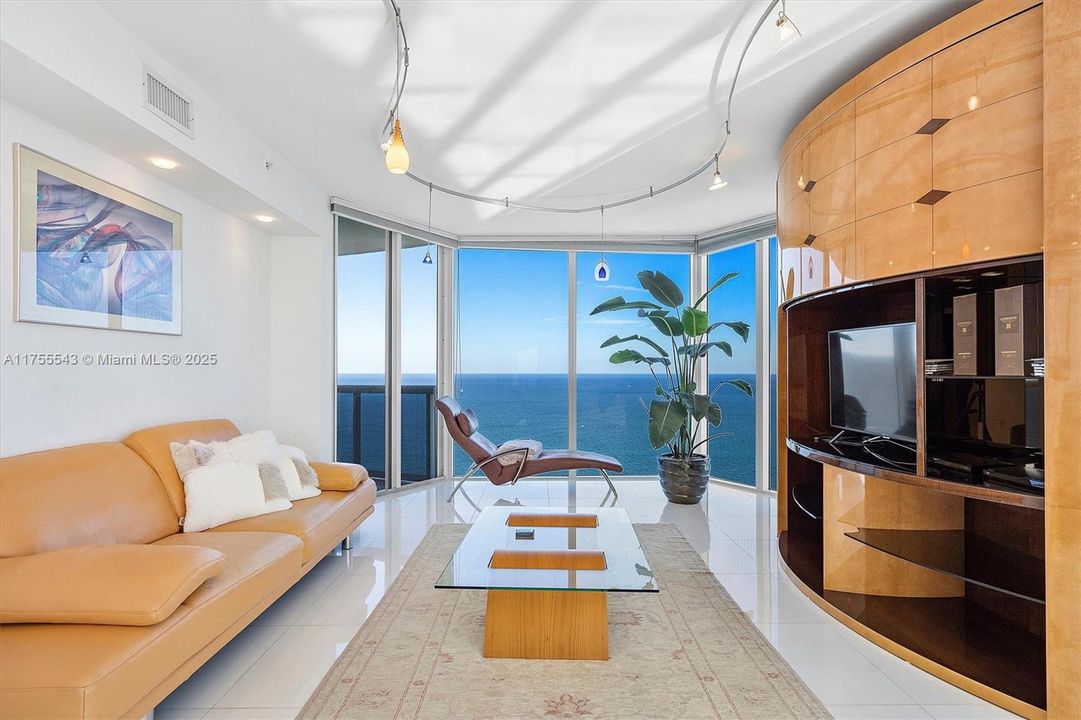 En Venta: $2,650,000 (3 camas, 3 baños, 2090 Pies cuadrados)