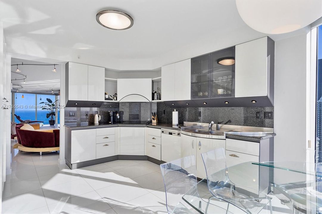 En Venta: $2,650,000 (3 camas, 3 baños, 2090 Pies cuadrados)