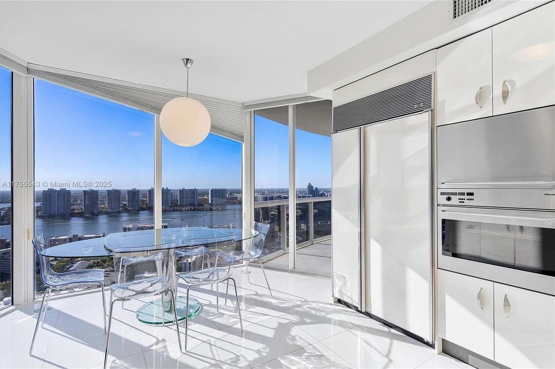 En Venta: $2,650,000 (3 camas, 3 baños, 2090 Pies cuadrados)