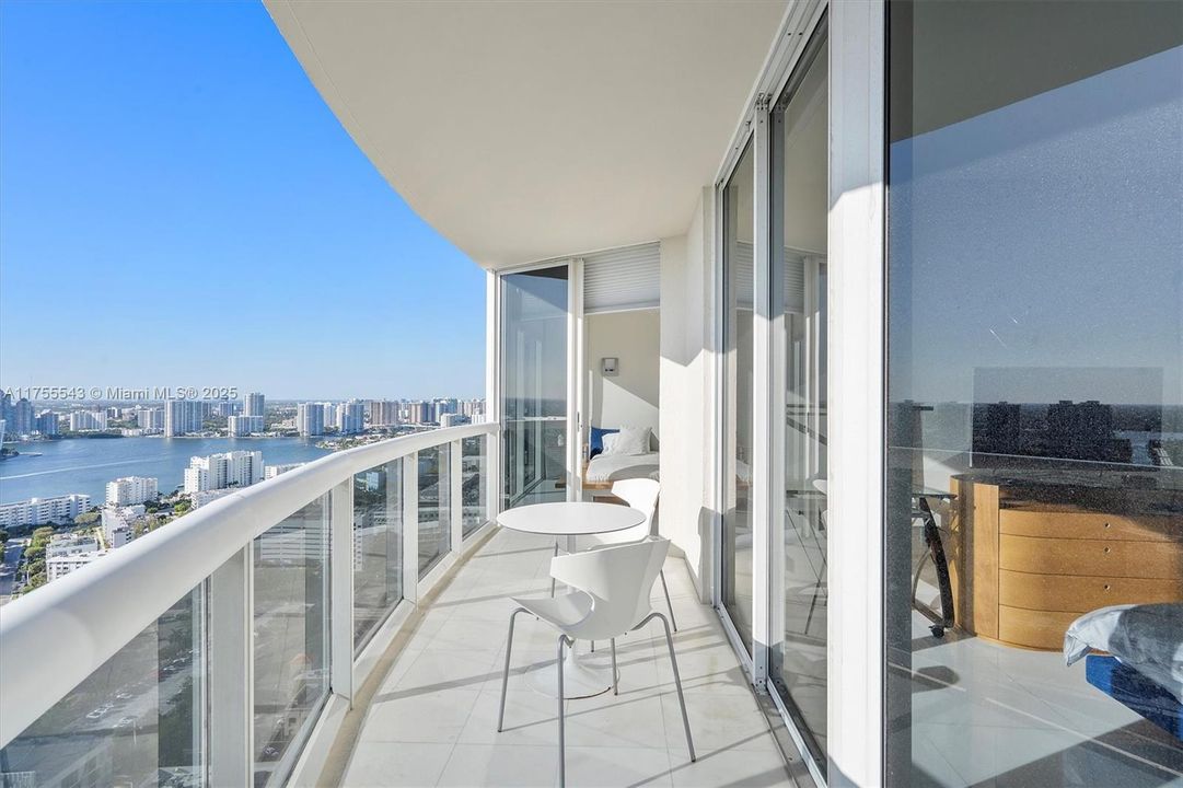 En Venta: $2,650,000 (3 camas, 3 baños, 2090 Pies cuadrados)