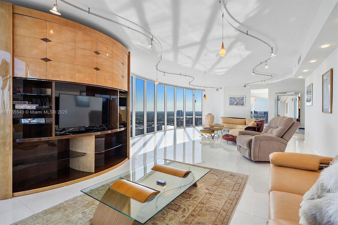 En Venta: $2,650,000 (3 camas, 3 baños, 2090 Pies cuadrados)