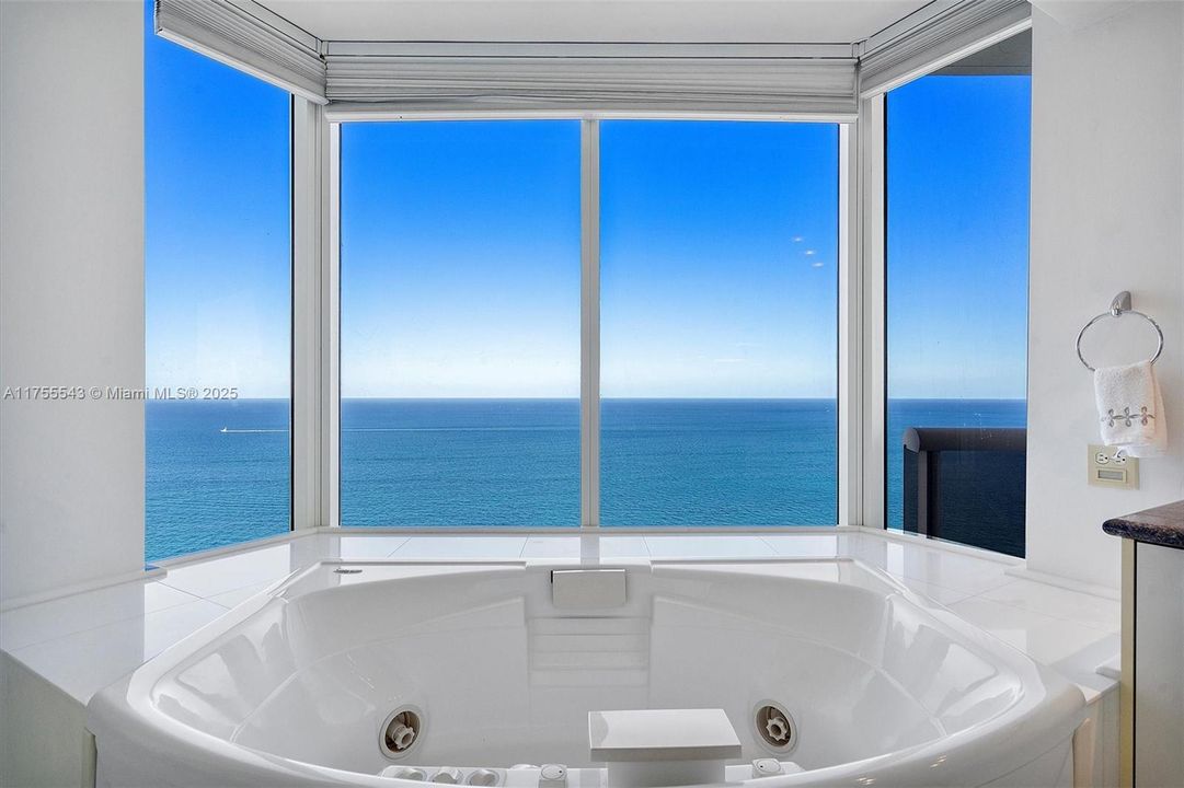 En Venta: $2,650,000 (3 camas, 3 baños, 2090 Pies cuadrados)