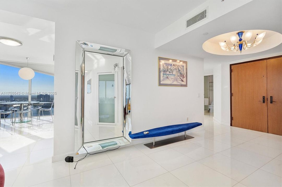 En Venta: $2,650,000 (3 camas, 3 baños, 2090 Pies cuadrados)