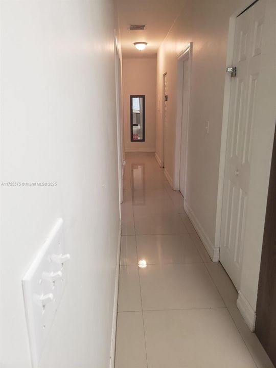 Recently Rented: $3,600 (3 beds, 2 baths, 2850 Square Feet)