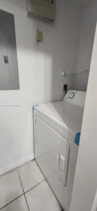 Recientemente alquilado: $2,000 (2 camas, 2 baños, 1051 Pies cuadrados)