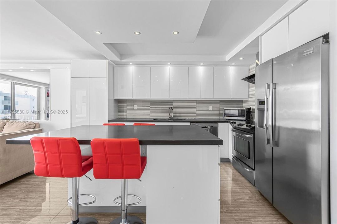 For Sale: $525,000 (2 beds, 1 baths, 655 Square Feet)