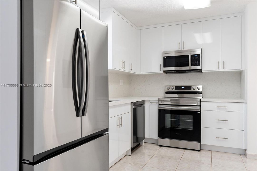 最近售出: $660,000 (3 贝兹, 2 浴室, 1977 平方英尺)