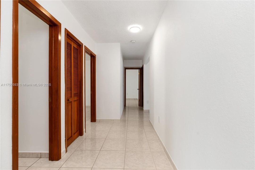 最近售出: $660,000 (3 贝兹, 2 浴室, 1977 平方英尺)