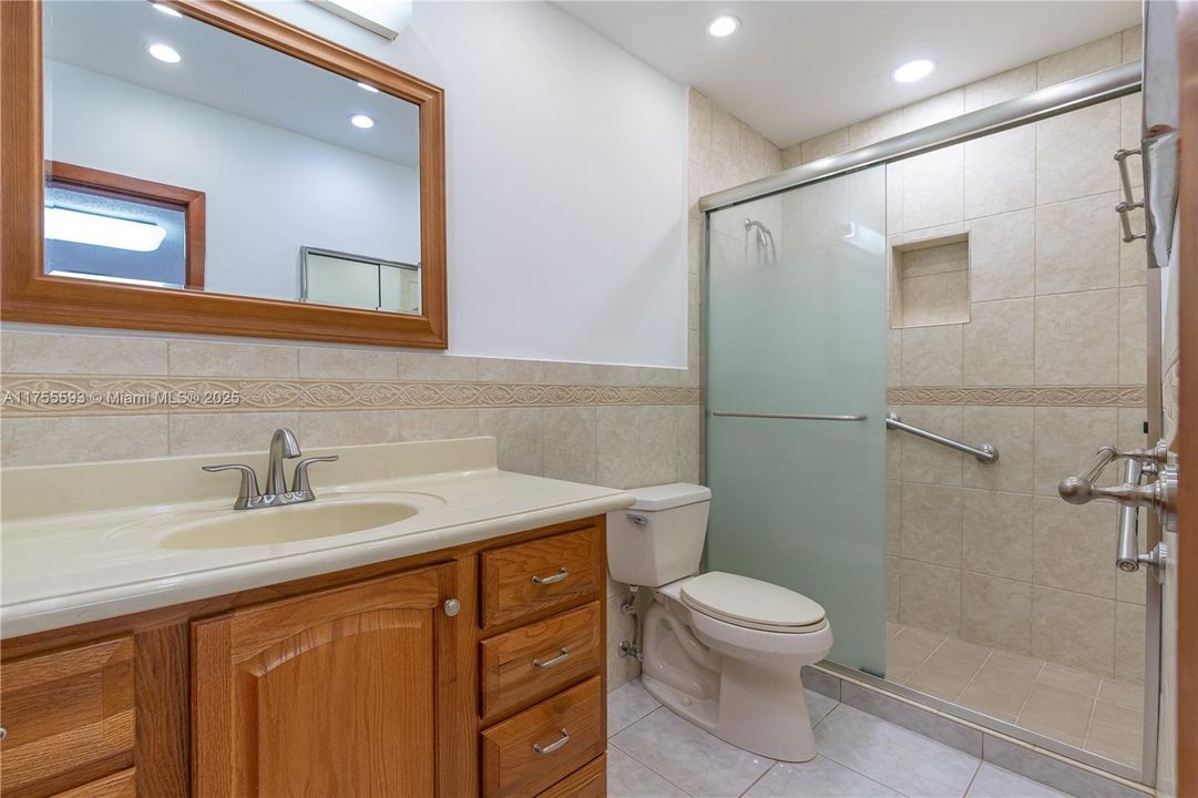 最近售出: $660,000 (3 贝兹, 2 浴室, 1977 平方英尺)