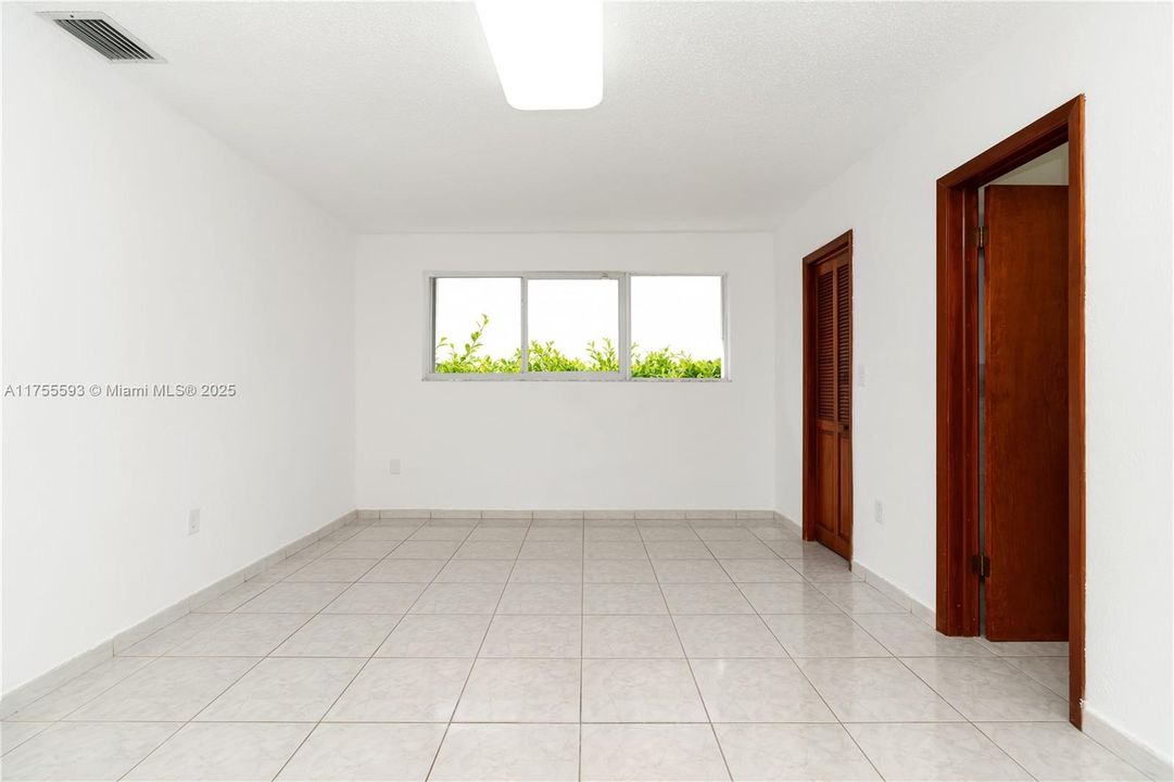 最近售出: $660,000 (3 贝兹, 2 浴室, 1977 平方英尺)