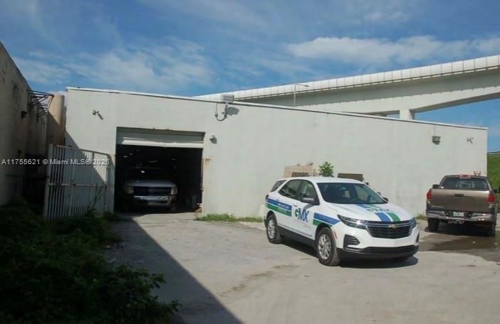 最近售出: $3,400,000 (0 贝兹, 0 浴室, 0 平方英尺)