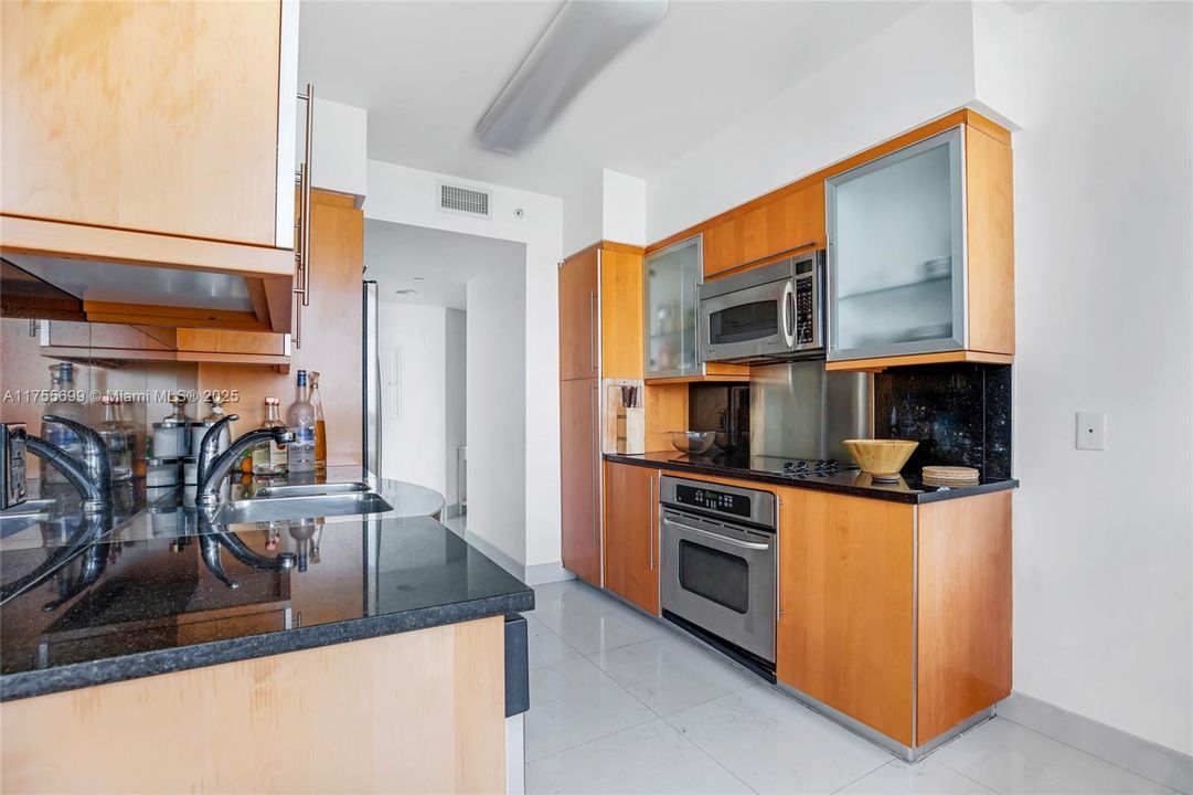 Vendido Recientemente: $1,450,000 (2 camas, 2 baños, 1322 Pies cuadrados)