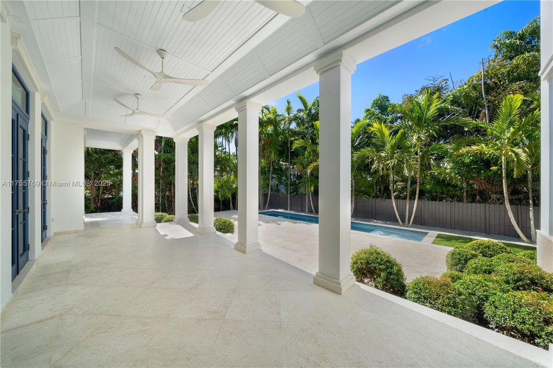 Vendido Recientemente: $13,750,000 (7 camas, 8 baños, 6485 Pies cuadrados)