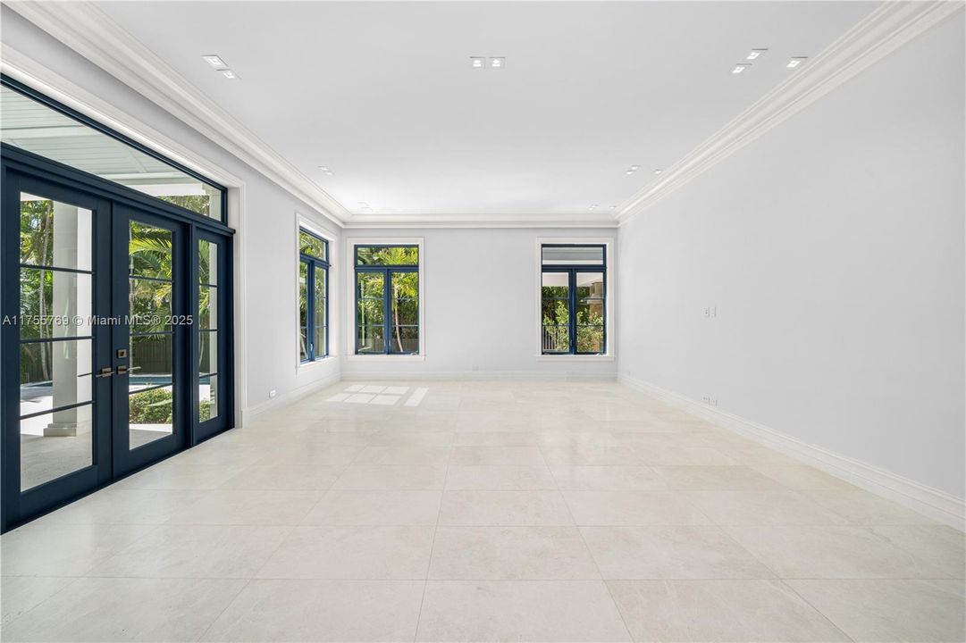 Vendido Recientemente: $13,750,000 (7 camas, 8 baños, 6485 Pies cuadrados)