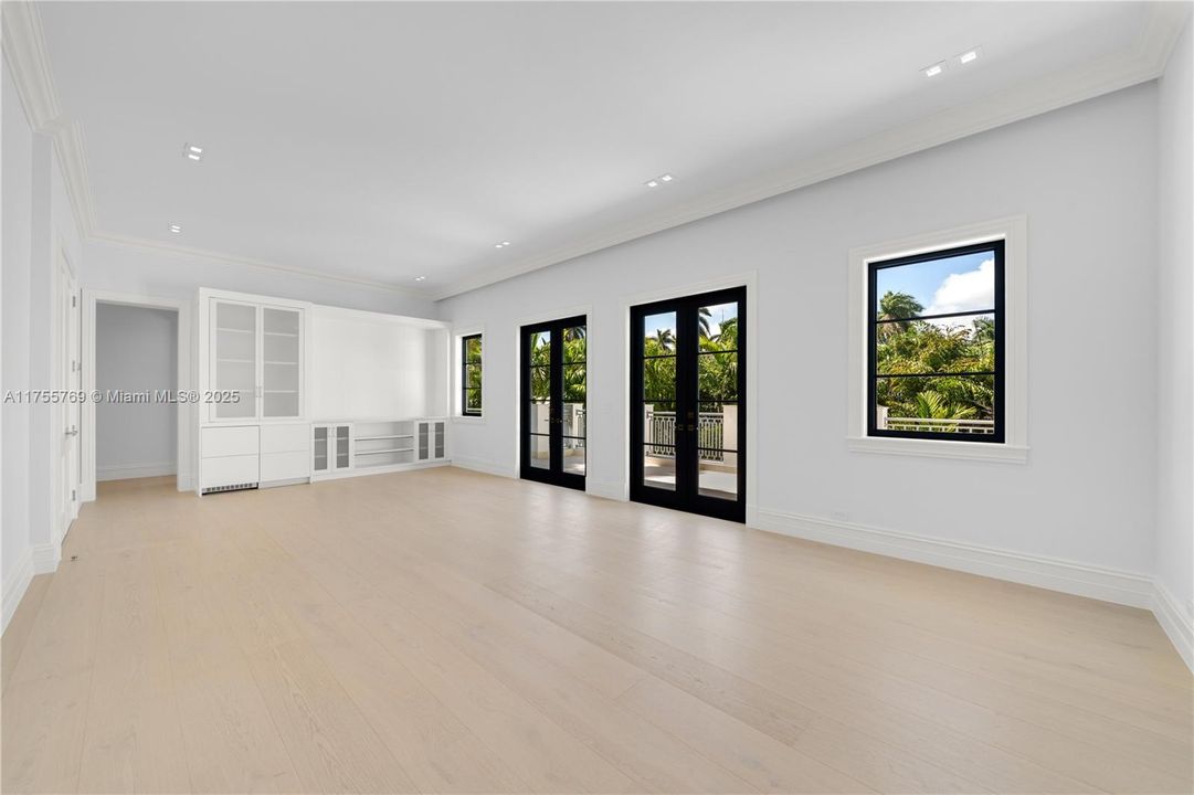 Vendido Recientemente: $13,750,000 (7 camas, 8 baños, 6485 Pies cuadrados)