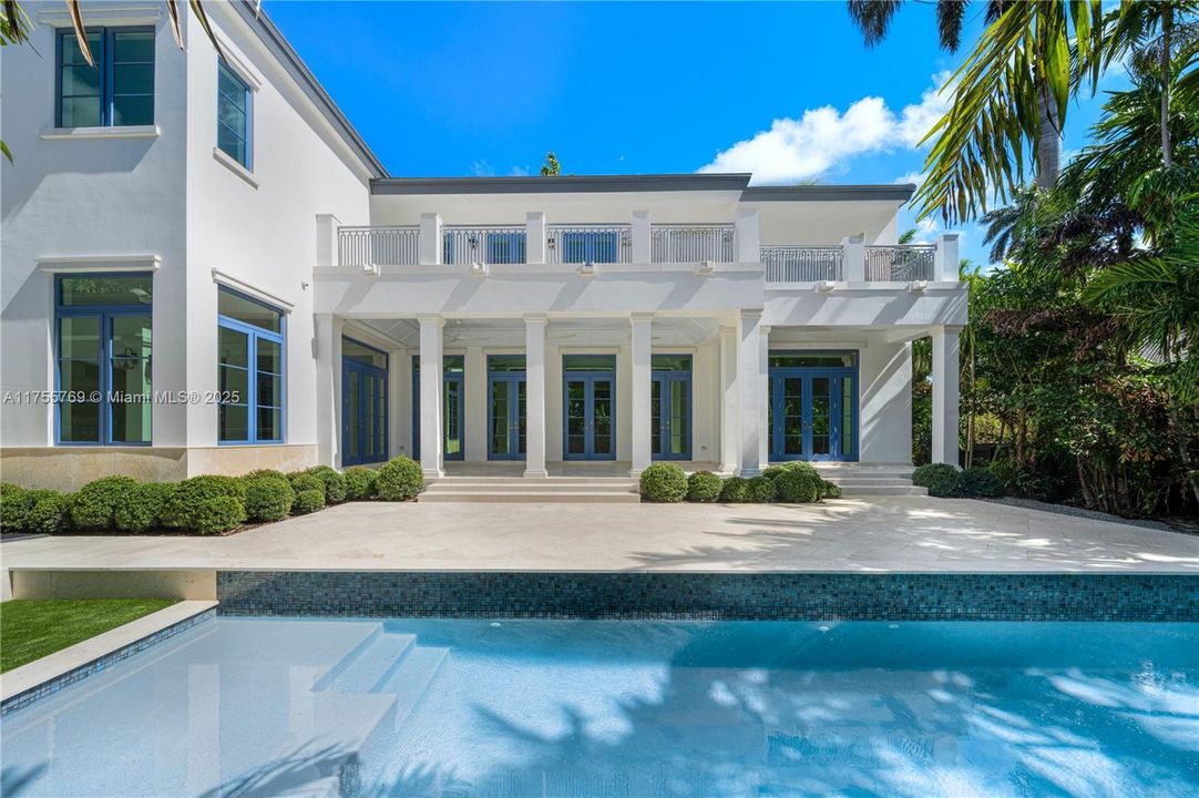 Vendido Recientemente: $13,750,000 (7 camas, 8 baños, 6485 Pies cuadrados)