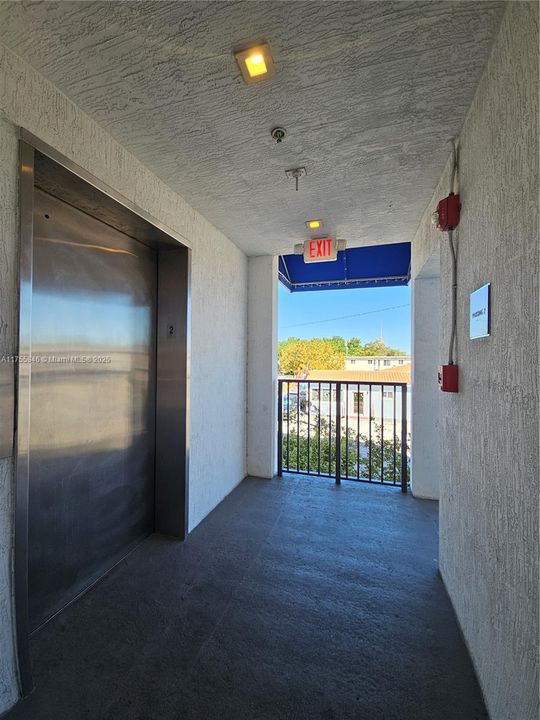 合同活跃: $5,950,000 (0 贝兹, 0 浴室, 0 平方英尺)